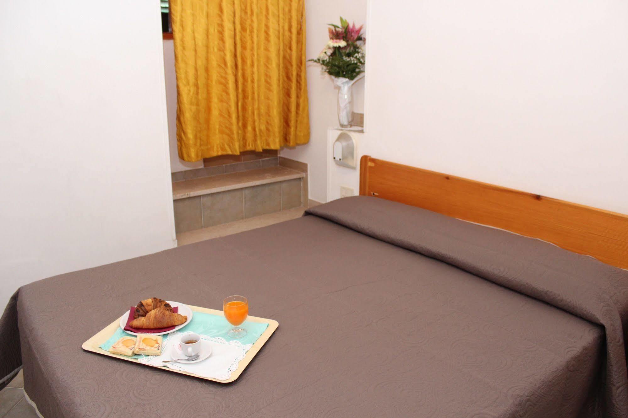 Hotel Punta San Francesco Vieste Ngoại thất bức ảnh